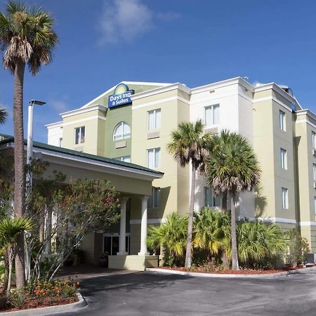 Days Inn & Suites By Wyndham Fort Pierce I-95 Dış mekan fotoğraf