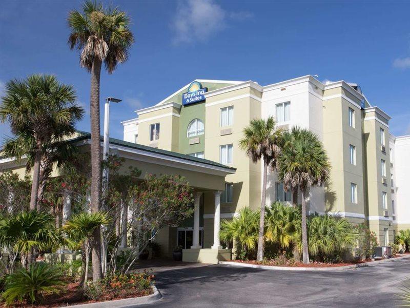 Days Inn & Suites By Wyndham Fort Pierce I-95 Dış mekan fotoğraf