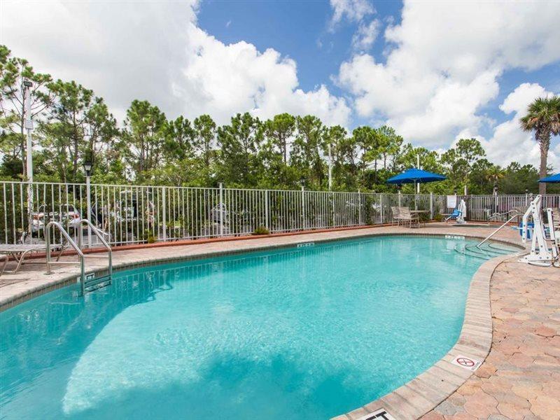 Days Inn & Suites By Wyndham Fort Pierce I-95 Dış mekan fotoğraf