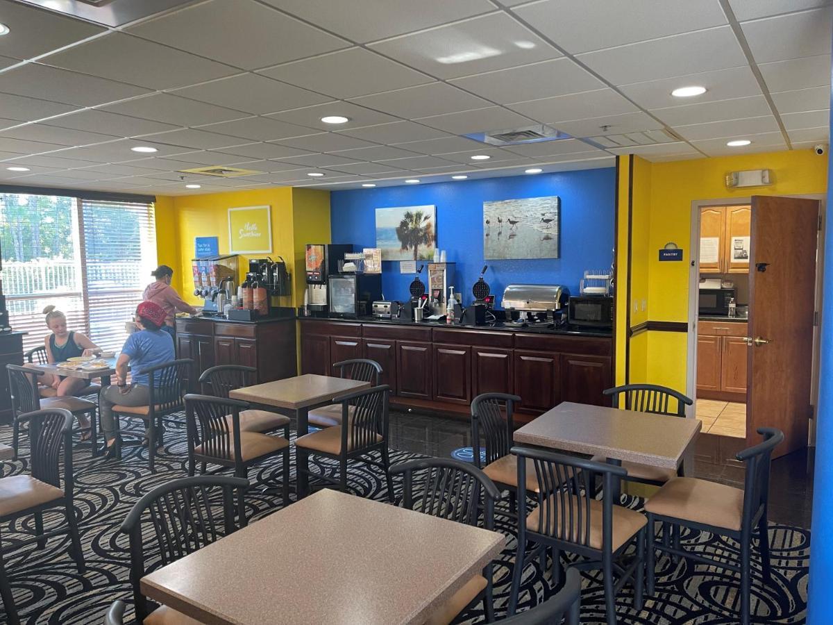 Days Inn & Suites By Wyndham Fort Pierce I-95 Dış mekan fotoğraf