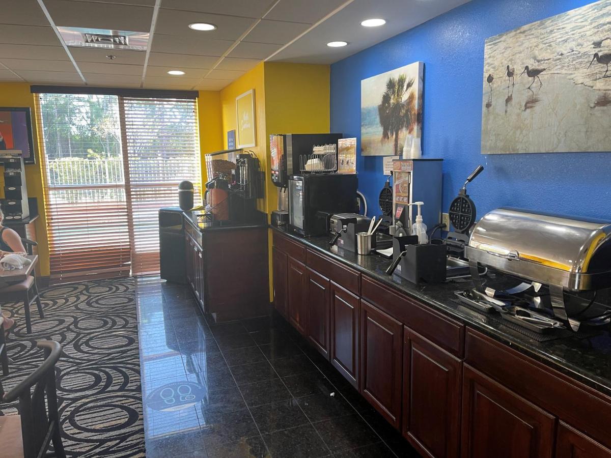 Days Inn & Suites By Wyndham Fort Pierce I-95 Dış mekan fotoğraf