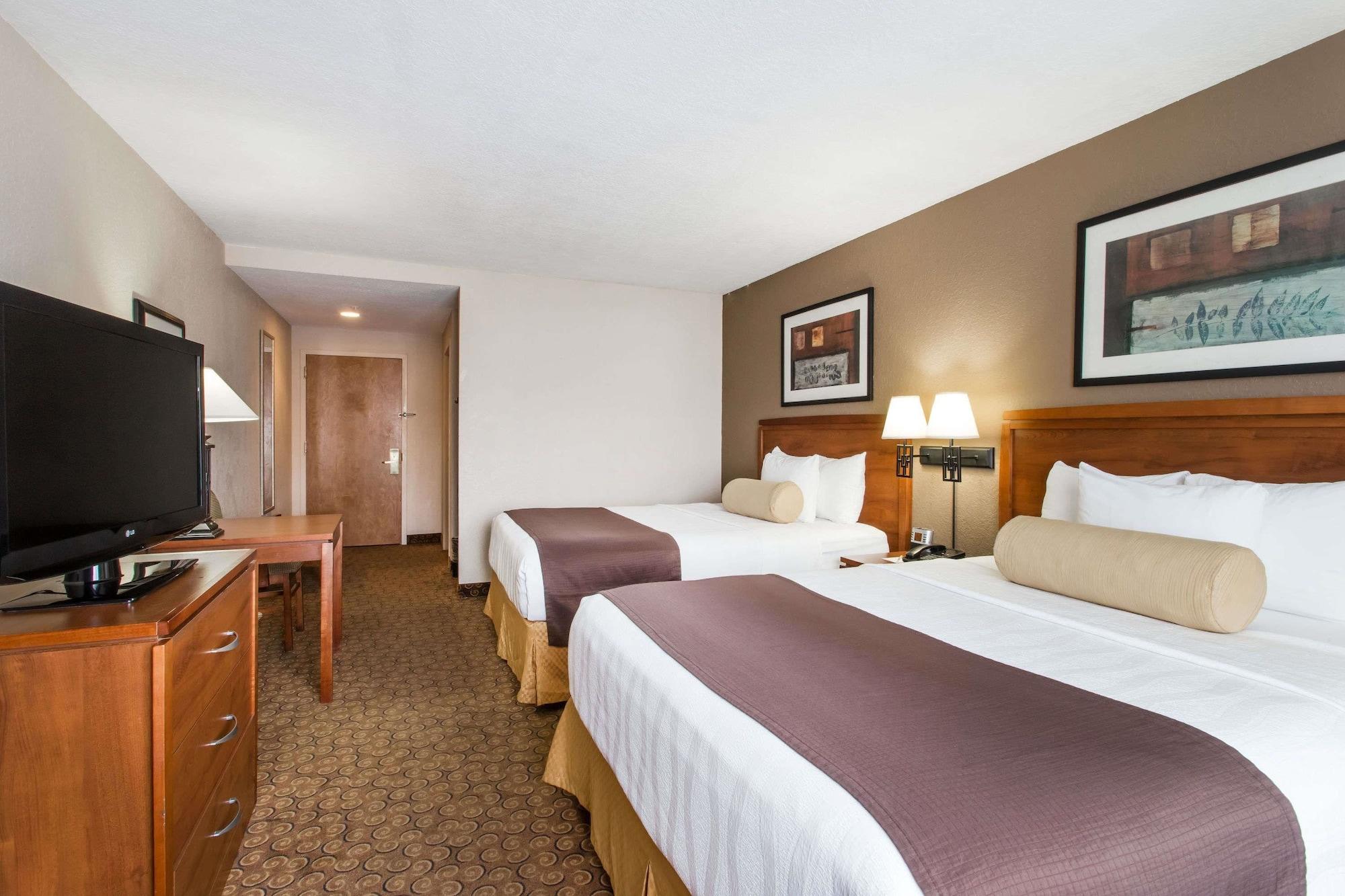 Days Inn & Suites By Wyndham Fort Pierce I-95 Dış mekan fotoğraf