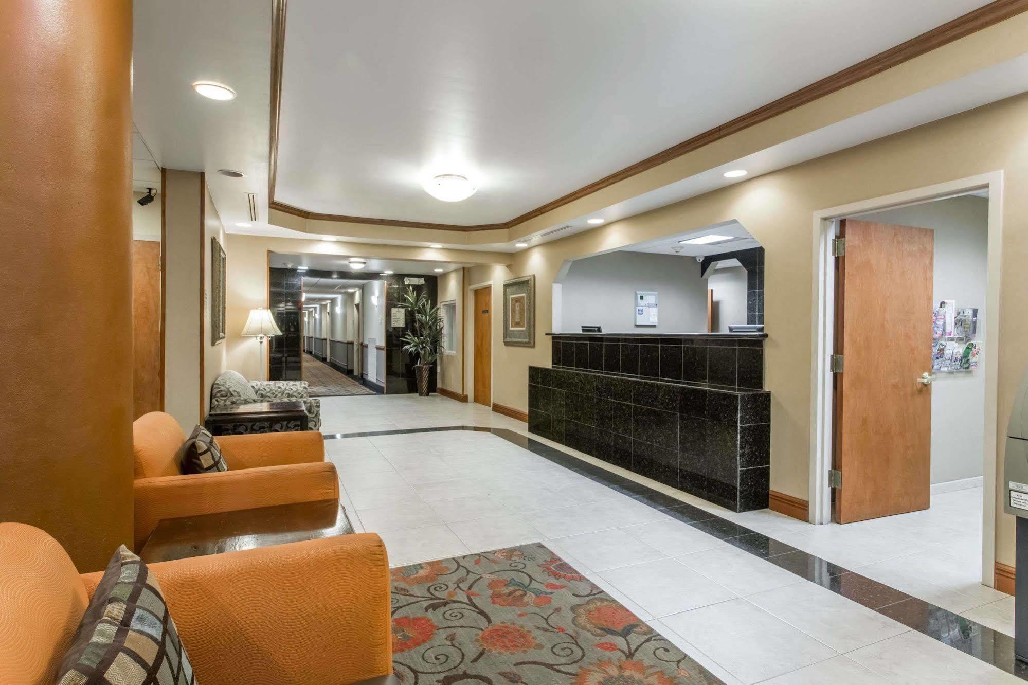 Days Inn & Suites By Wyndham Fort Pierce I-95 Dış mekan fotoğraf