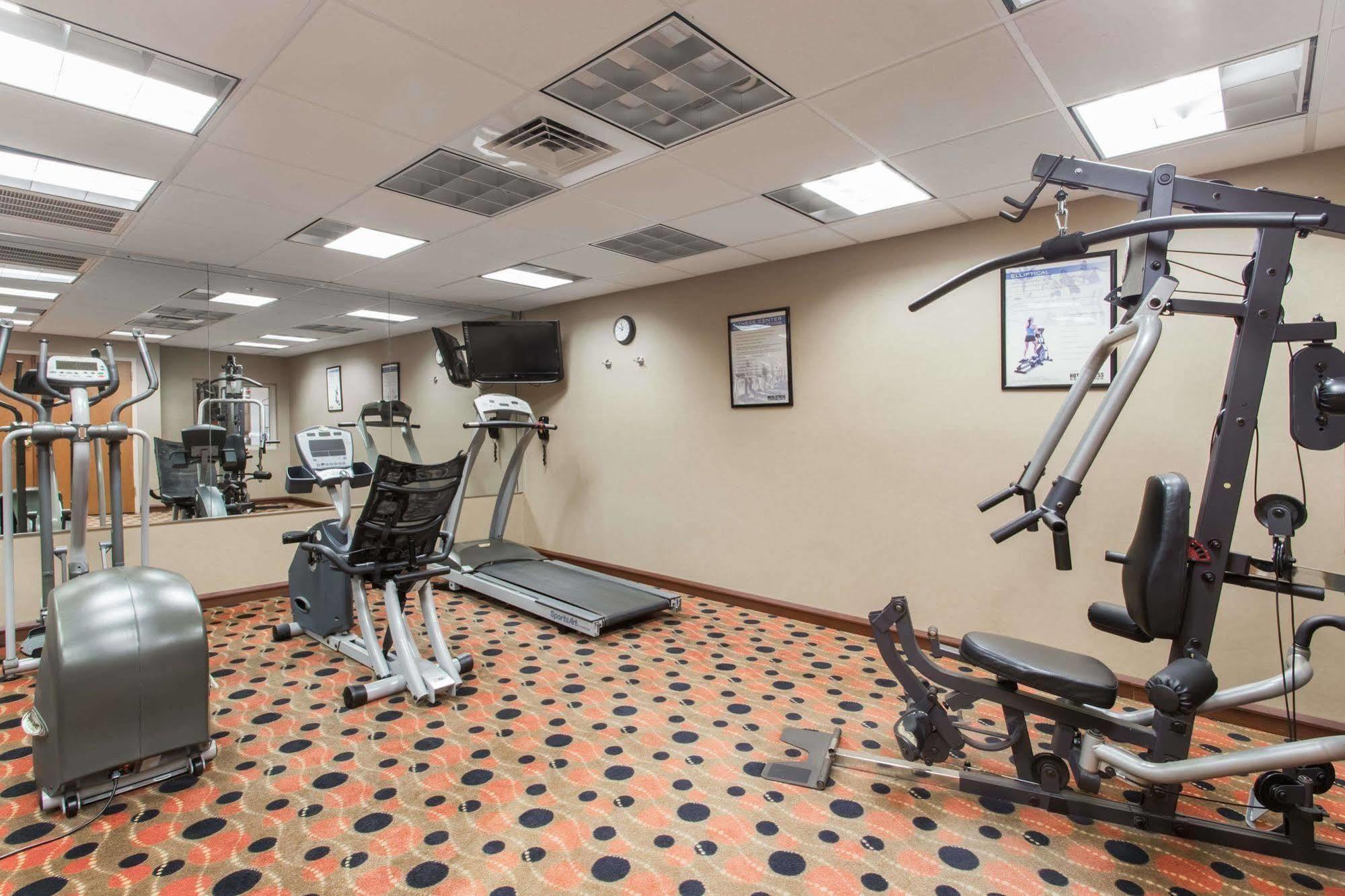 Days Inn & Suites By Wyndham Fort Pierce I-95 Dış mekan fotoğraf